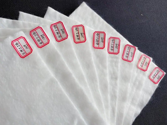 聚酯（zhǐ）長絲針刺無紡土（tǔ）工布